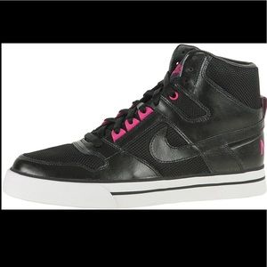 Nike Women’s Delta Force High AC